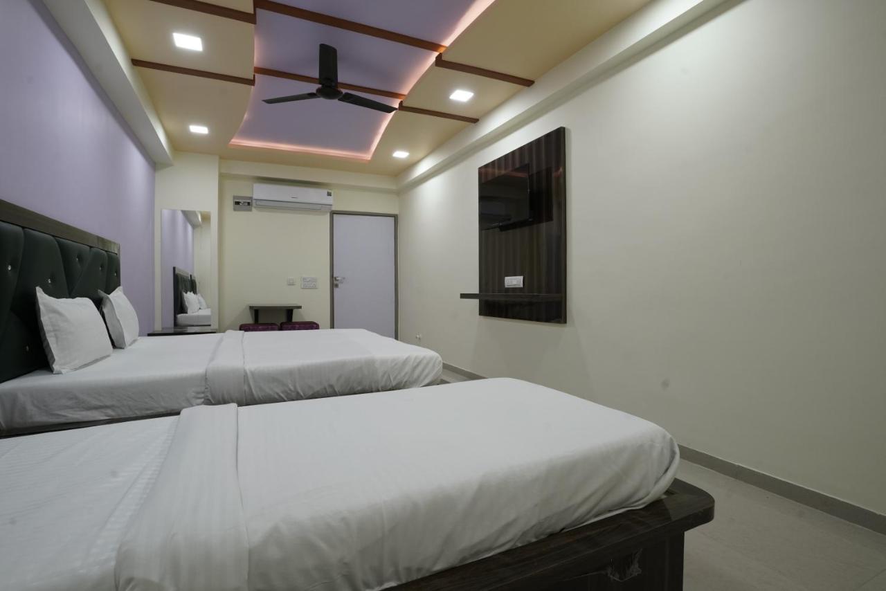 Hotel Ggc Inn Ахмедабад Экстерьер фото
